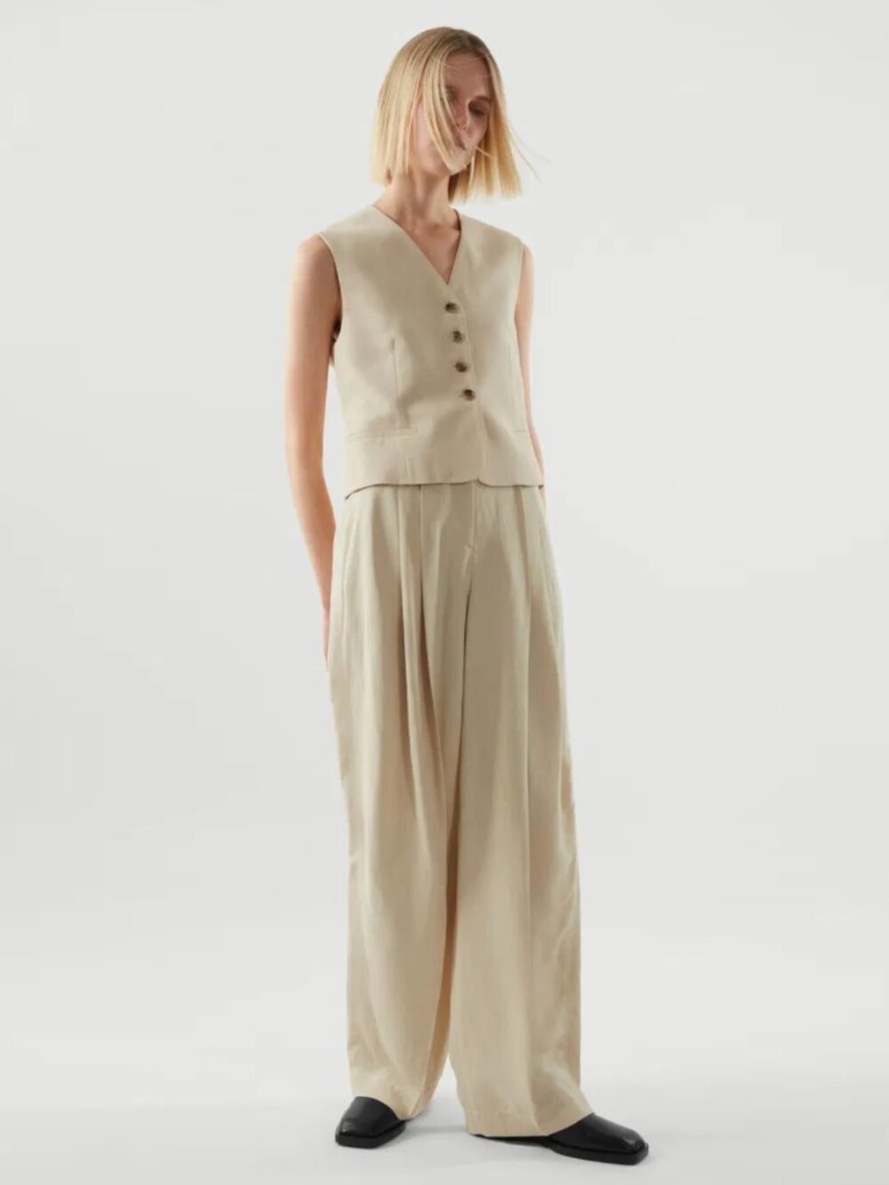COS Pleated Linen Pants in Beige, size 2 - Picture 11 of 12